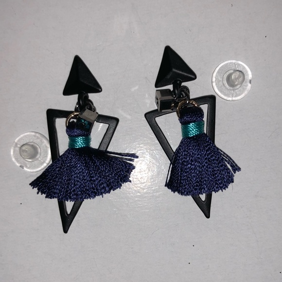 Geometric Triangle Shaped Dangle Tassel Earrings - Picture 2 of 6